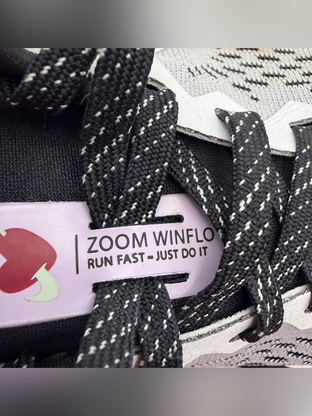Nike Air Zoom Winflo 6 Women’s Size 9 White Black Pink Running Shoes - Picture 7 of 9